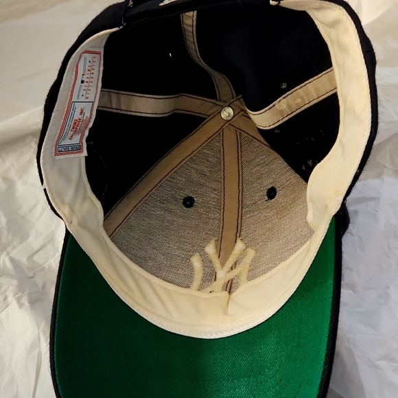 "Official" New York Yankees Stadium, "Twins Enterprise" baseball cap. Adult, adj - Picture 8 of 8